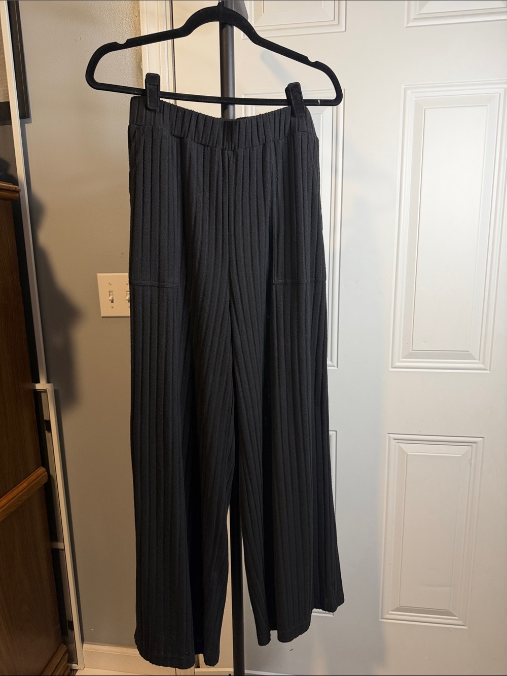HALARA Black Wide-Leg Ribbed Palazzo Pants